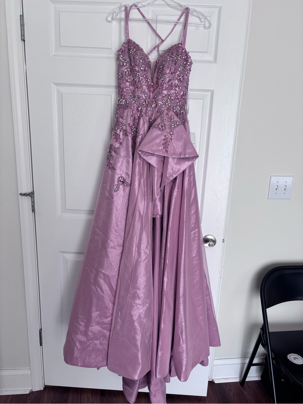 Size 0 Rachel Allen Elegant Light pink metallic Beaded Ball Gown Dress